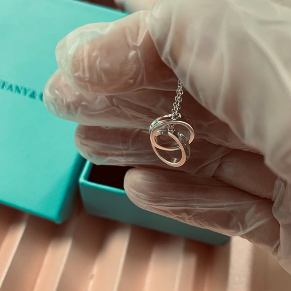 Tiffany & Co. Interlocking Circles Pendant Sterling Silver Necklace - Picture 6 of 9
